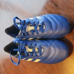 Youth adidas soccer cleats size 2